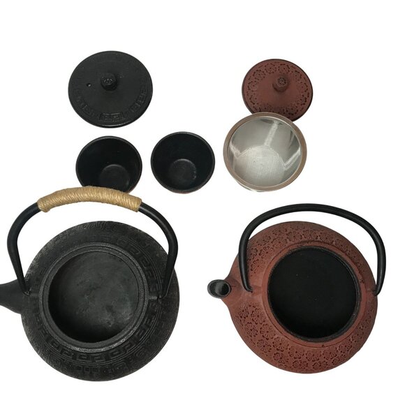 Hwagui Cast Iron Teapot Set Red & Black Pots Floral Design Two Cups & Infuser - Picture 2 of 8